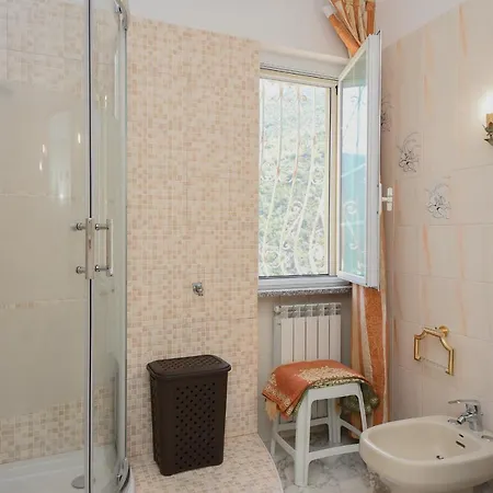 Why Not Jona? * Varazze